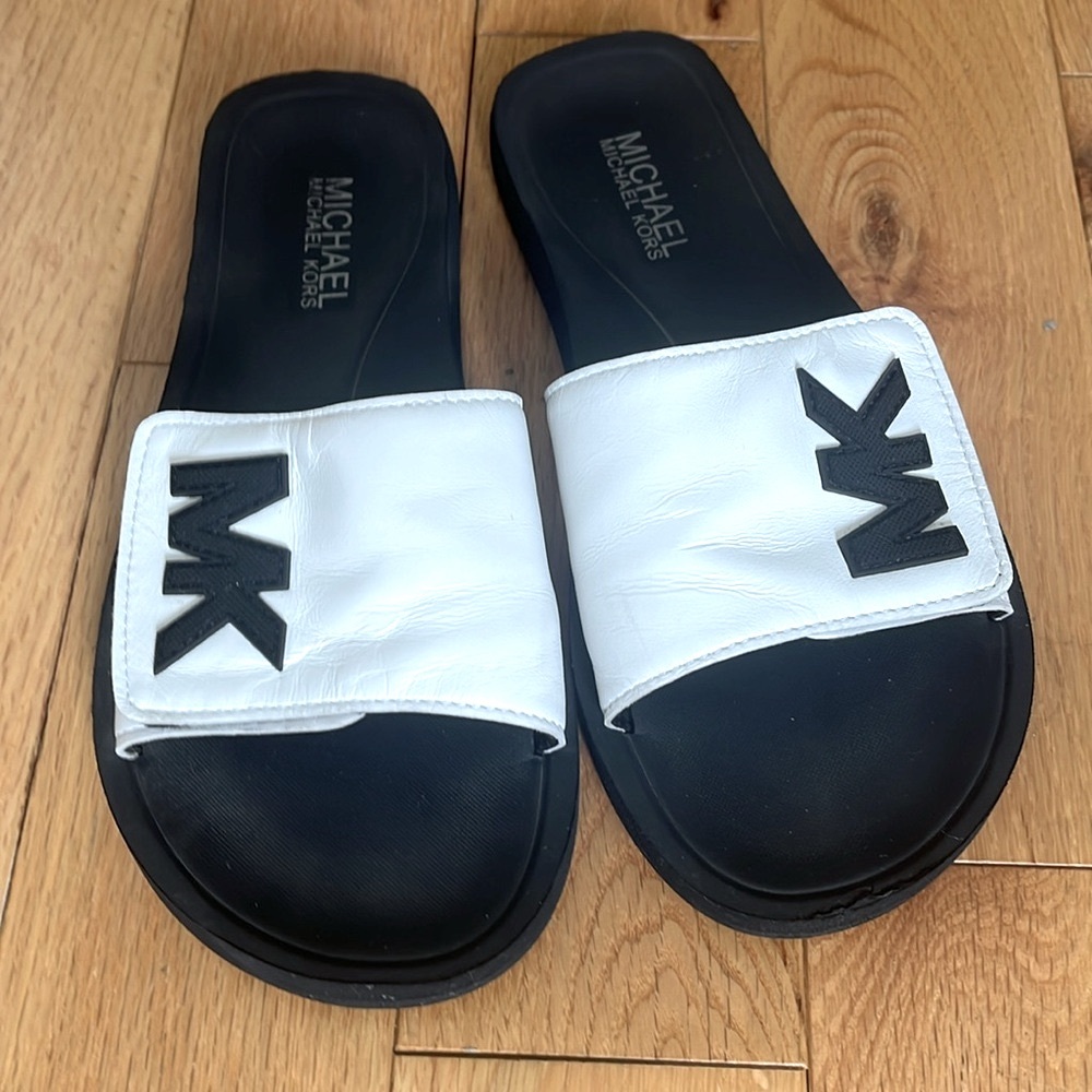 Michael Kors black and white slides